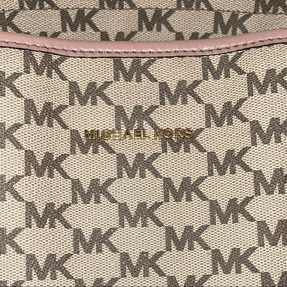 Michael Kors Purse - Picture 4 of 7